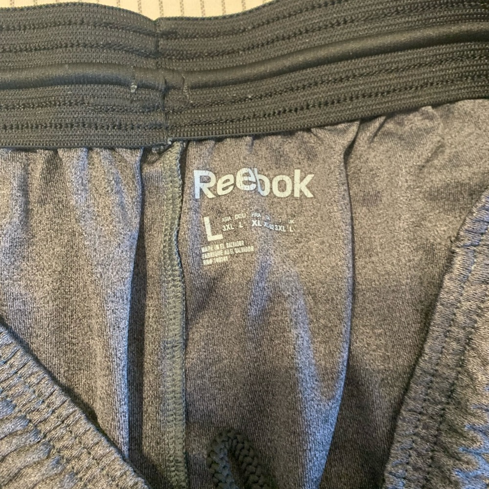 Mens Reebok Large Athletic Shorts - Picture 2 of 3